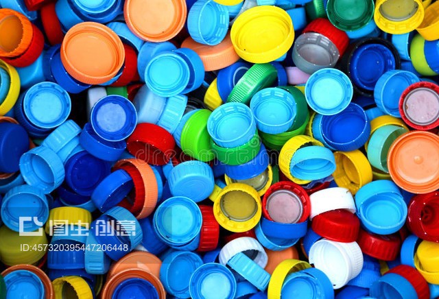 收集很多塑膠帽作循環(huán)再造之用collection of many plastic caps for recycling